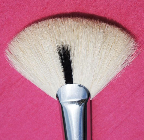 Contouring Makeup Brush